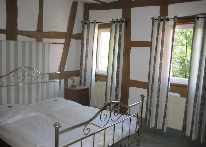 Burgmannenhaus Hotel 3*